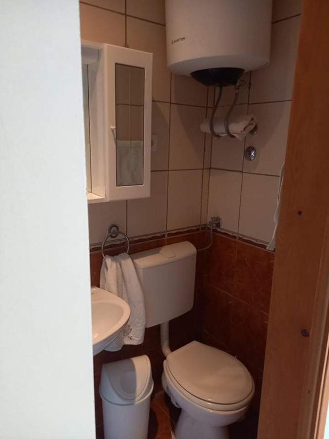 Studio Darija For 2 Persons S Terasom Wi-Fi & Parking Lejlighed Makarska Eksteriør billede