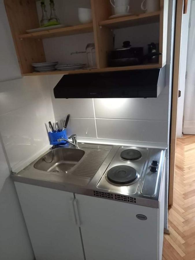 Studio Darija For 2 Persons S Terasom Wi-Fi & Parking Lejlighed Makarska Eksteriør billede