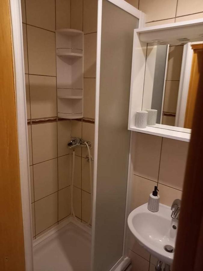 Studio Darija For 2 Persons S Terasom Wi-Fi & Parking Lejlighed Makarska Eksteriør billede