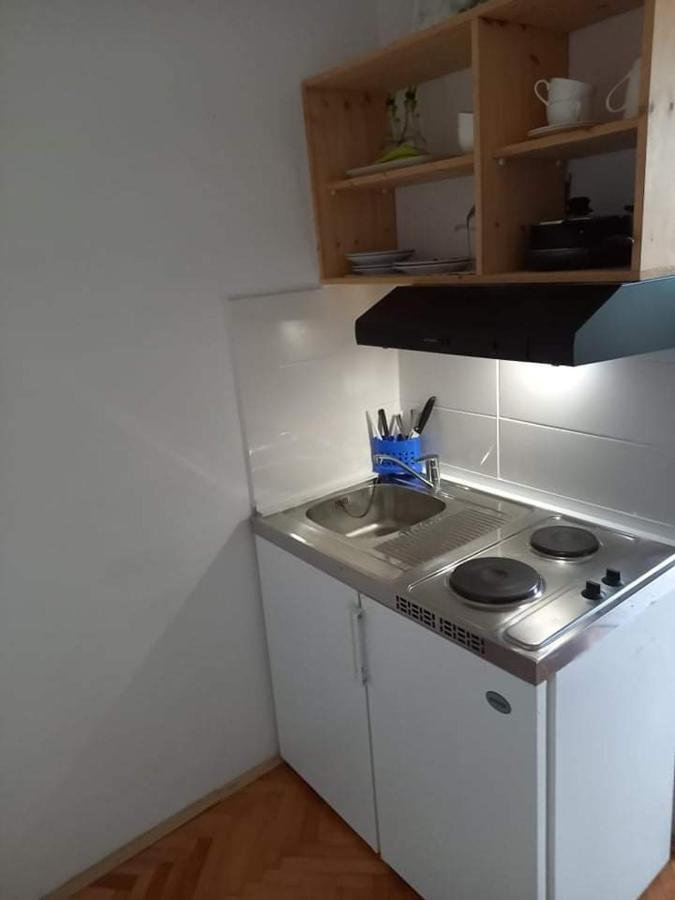 Studio Darija For 2 Persons S Terasom Wi-Fi & Parking Lejlighed Makarska Eksteriør billede